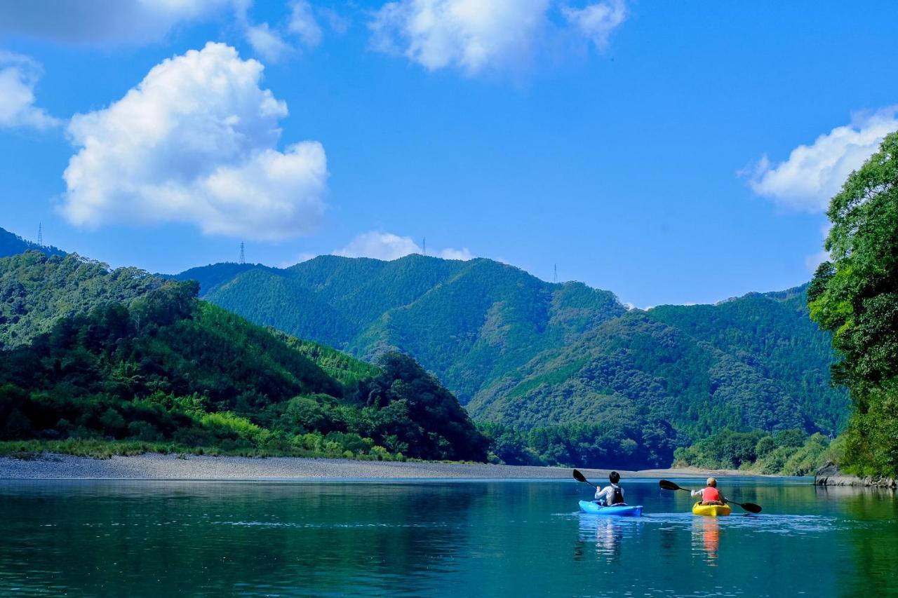 四万十川まで歩いて行ける 一棟まるっと貸し切りの宿 Gu Shimanto  Bagian luar foto