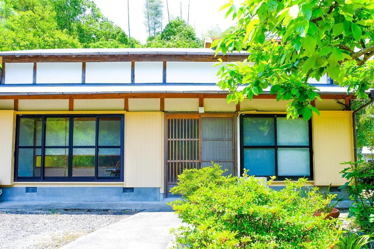 四万十川まで歩いて行ける 一棟まるっと貸し切りの宿 Gu Shimanto  Bagian luar foto