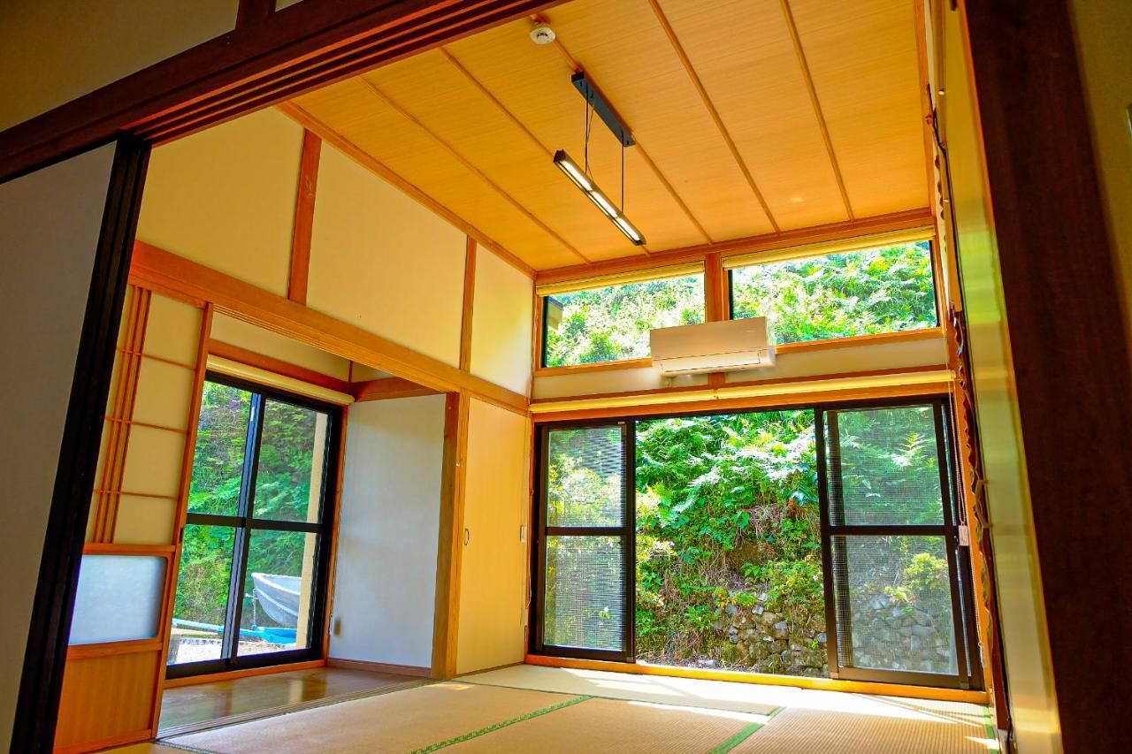 四万十川まで歩いて行ける 一棟まるっと貸し切りの宿 Gu Shimanto  Bagian luar foto